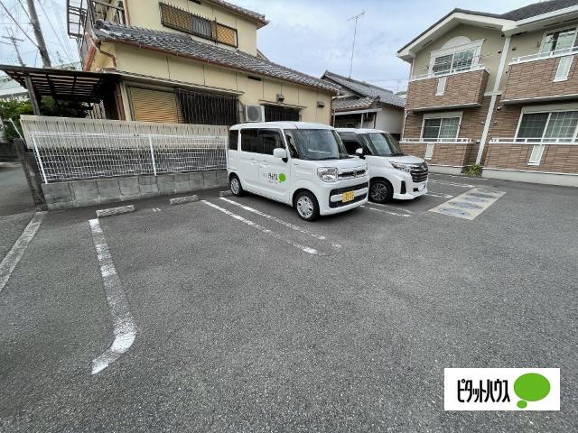 ブリジャールⅡ（202） 駐車場