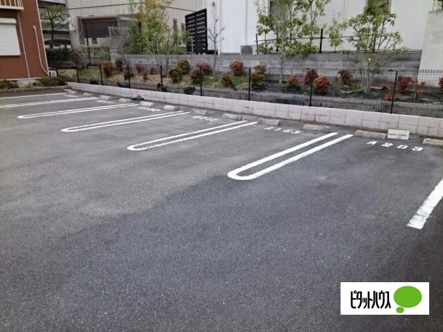 ガーデン　ハウス　三石台　Ⅰ（102） 駐車場
