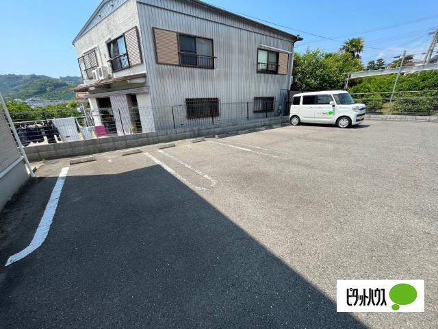 プレンドル　アン　カノン（101） 駐車場