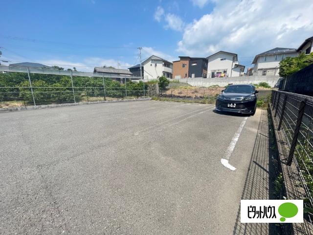 プレンドル　アン　カノン（101） 駐車場