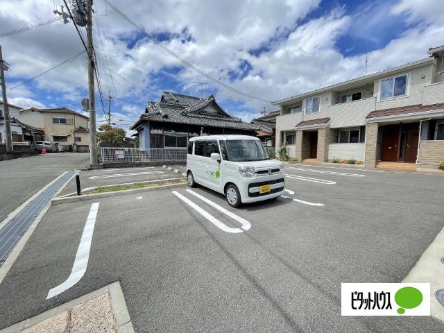 ラ・ルーチェ（202） 駐車場