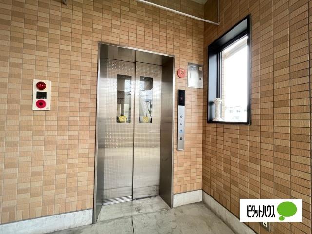 EAST VILLAGE 2001（402） その他