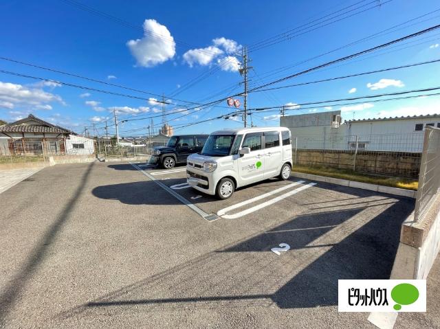 D-roomモンテラルゴ（101） 駐車場