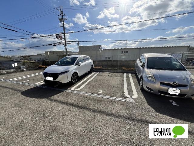 D-roomモンテラルゴ（101） 駐車場