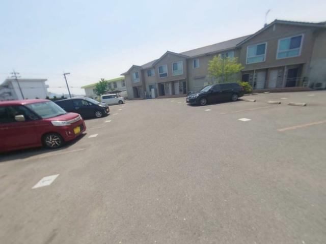 サンセール岩出（203） 駐車場