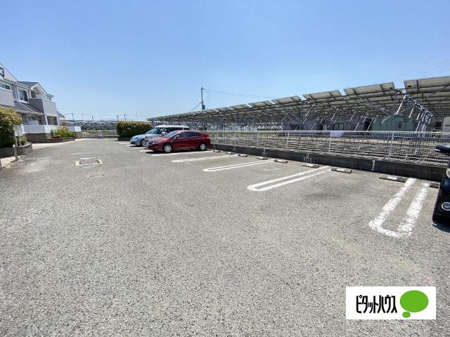 ソレイユＭⅢ（101） 駐車場