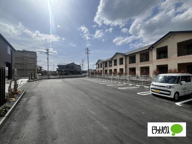 カーサ・エストＫ（202） 駐車場