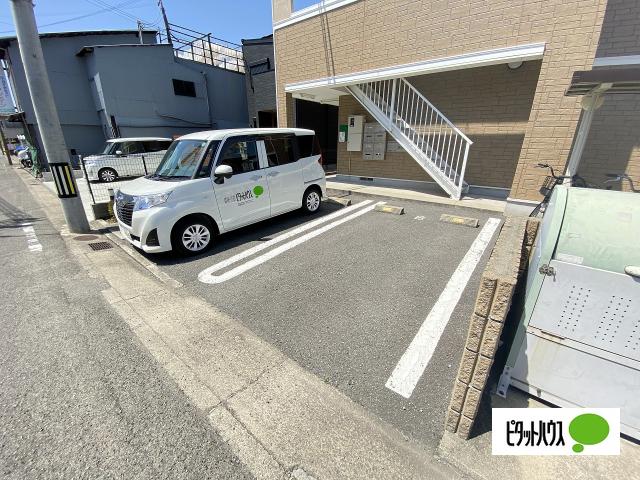 シャン・ド・フルール（102） 駐車場