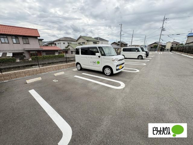 カサ・ファミリアⅡ（101） 駐車場