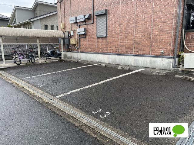 メゾン･モンテリベール　Ⅰ（103） 駐車場