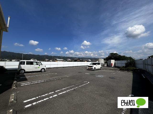 サウスコート（106） 駐車場