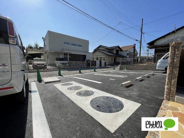 グローリーメゾン（201） 駐車場