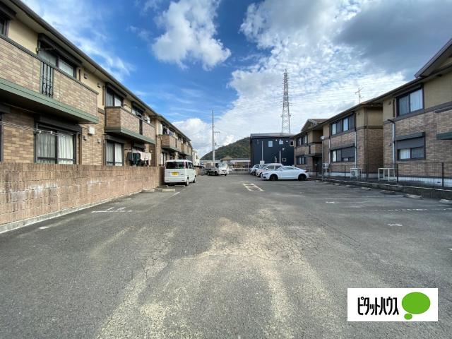 ガーデンコート　Ｂ棟（B205） 駐車場
