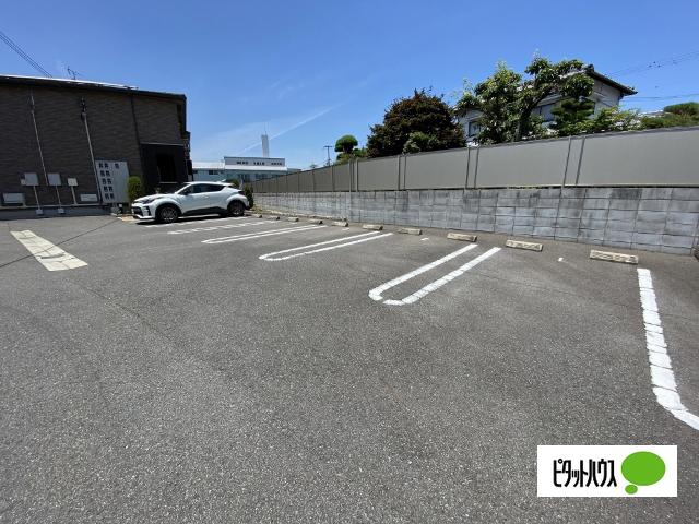 ブルムンタウン（203） 駐車場