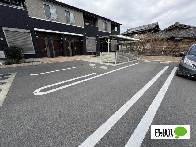 ソラ　メゾン（102） 駐車場