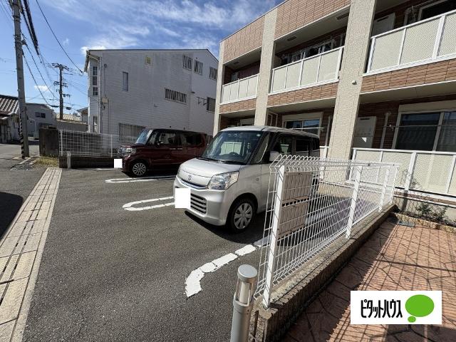 ミーティア　Ⅲ（103） 駐車場