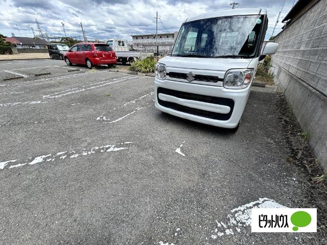ソル・レヴェンテ（103） 駐車場