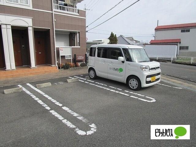 オータム　ムーン（202） 駐車場