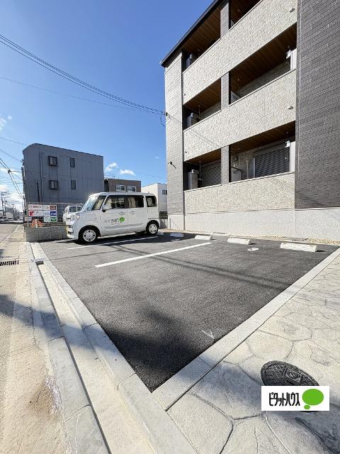 モンテリザイア紀和（305） 駐車場