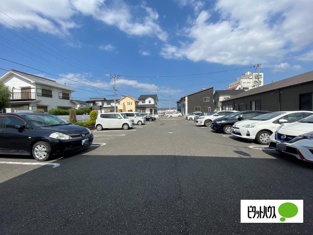 ルーナ　ルーチェ　Ⅱ（106） 駐車場
