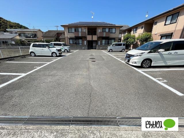 ラ・ヴィラ・シック　Ａ棟（101） 駐車場
