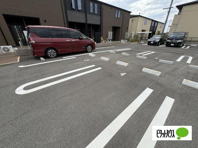 クレメント紀州（105） 駐車場