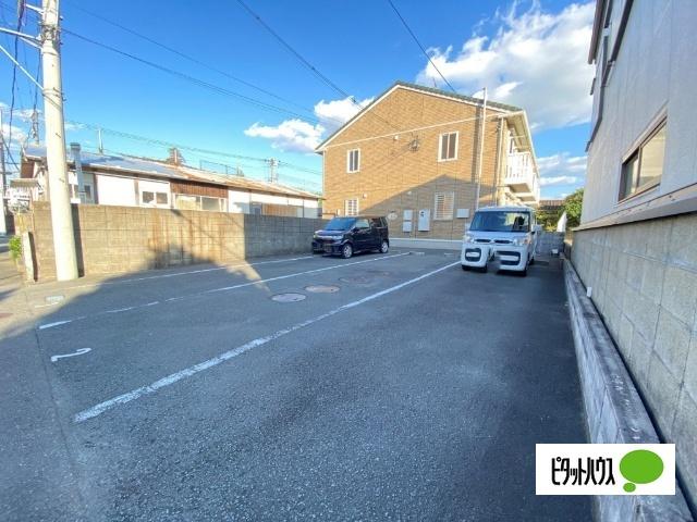 フェリッス関戸（103） 駐車場