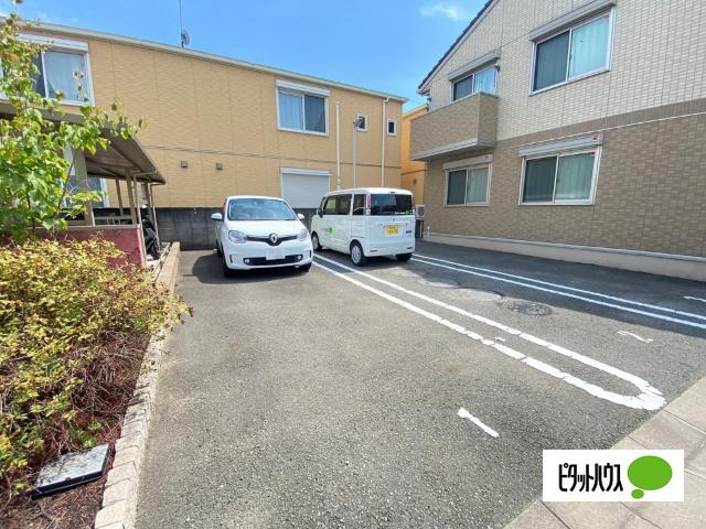 メゾン・ド・アンジュ（102） 駐車場