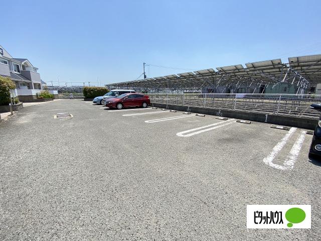ソレイユＭⅢ（101） 駐車場