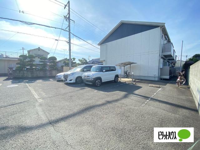 パルテール小雑賀（202） 駐車場
