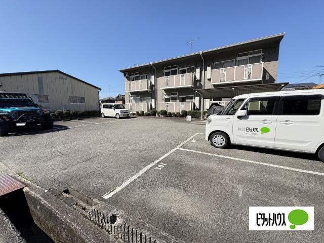 国城ハイツ（103） 駐車場
