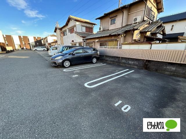 NAPICA(ﾅﾋﾟｶ)　B棟（D） 駐車場