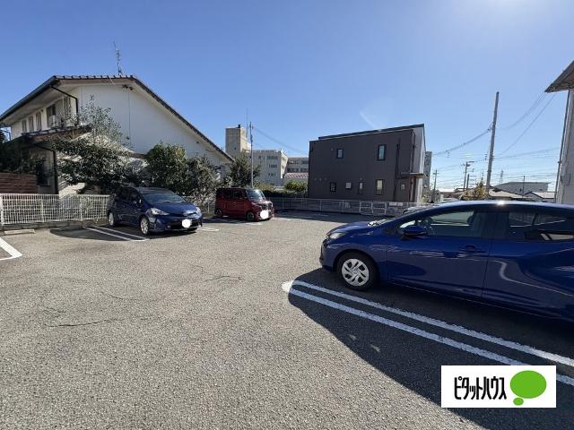 サンワードⅠ（103） 駐車場