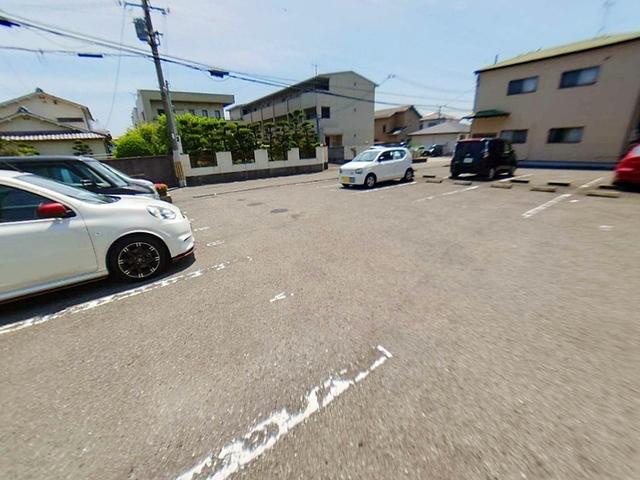 ソレイユ・オーミ（101） 駐車場