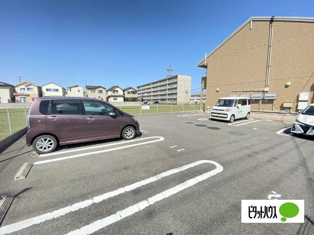 セジュールショコラ（102） 駐車場