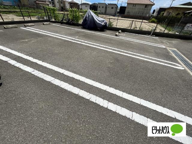 ケーズコート　Ｏ・Ｖ（101） 駐車場