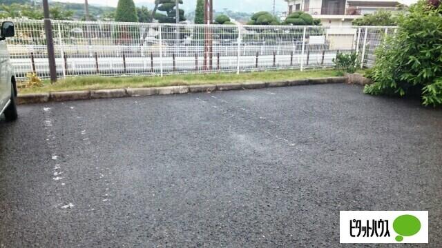 アレグリアス（103） 駐車場
