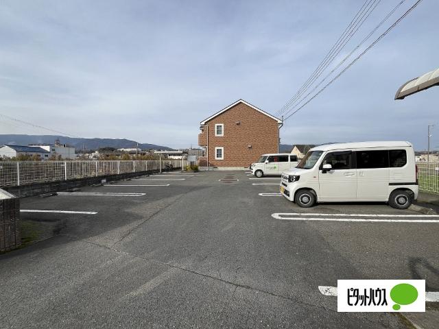 メゾン　デ　ソレイユⅡ（201） 駐車場