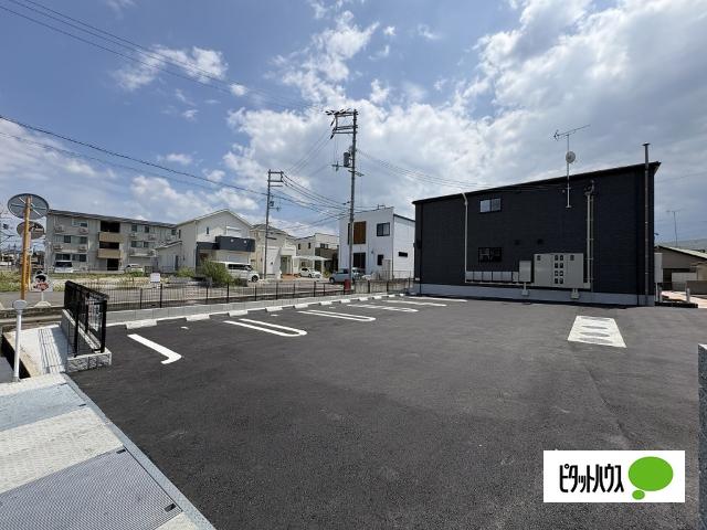プレミアムメゾン（102） 駐車場