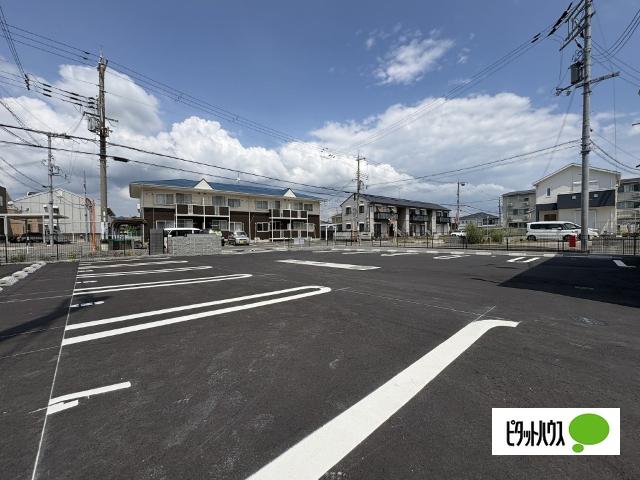 プレミアムメゾン（102） 駐車場