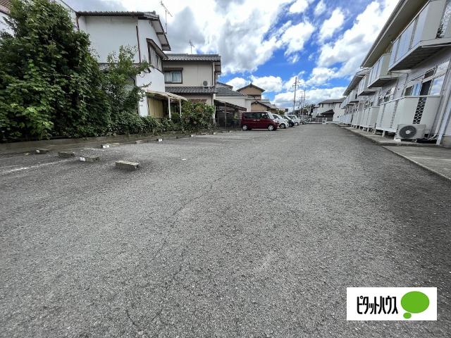 パルシャス園部Ⅱ（203） 駐車場