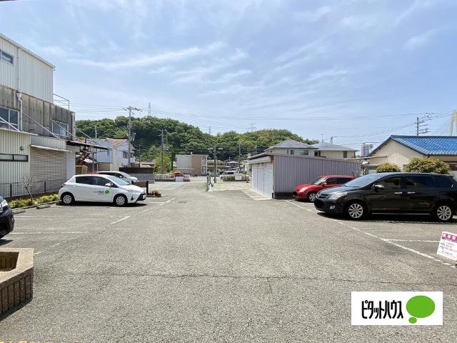 ファシナシオン毛見Ⅱ（202） 駐車場