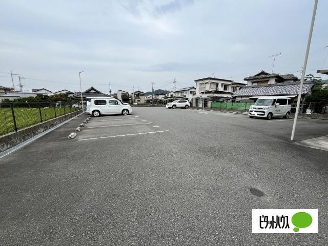 D-room楠見中（103） 駐車場