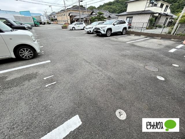 リビングタウン紀三井寺　Ａ棟（A202） 駐車場