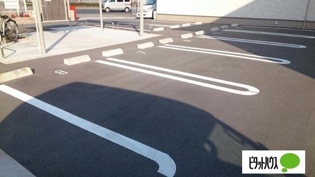 ヴィルゴ（101） 駐車場