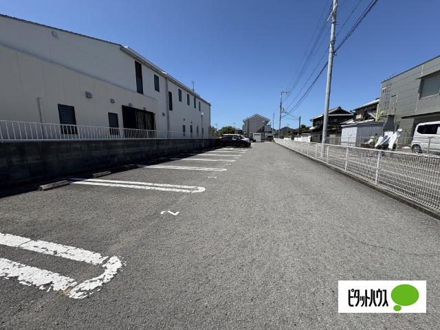 プランドール（205） 駐車場