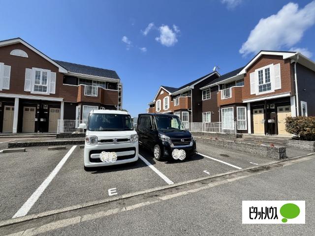 ＣＲＥＳＴＡＬＬＫＯＹＡⅡ（101） 駐車場