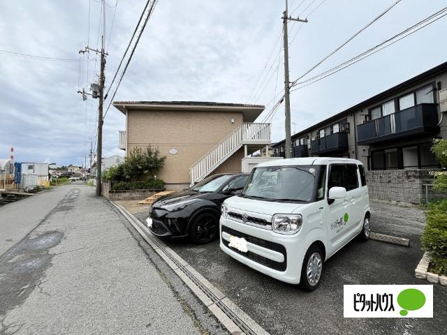 ハイツ　エンカウンターⅡ（210） 駐車場