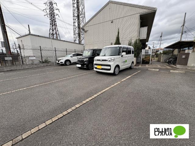 Ｙ'ｓ　コトブキ（203） 駐車場