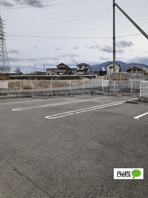 カルム岡田（101） 駐車場